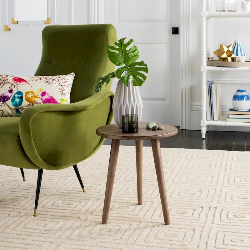 Hildetraud Round Accent Table - 16Wx16Dx16H