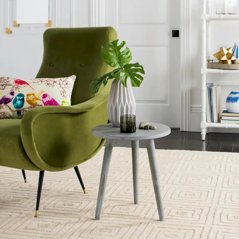 Hildetraud Round Accent Table - 16Wx16Dx16H